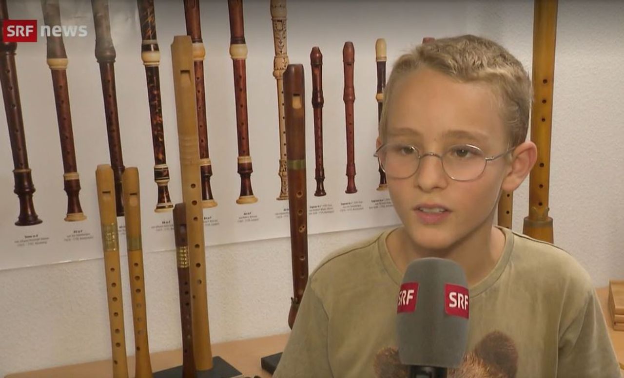 Blockflötenschüler Tamino im Interview mit dem Fernsehen SRF