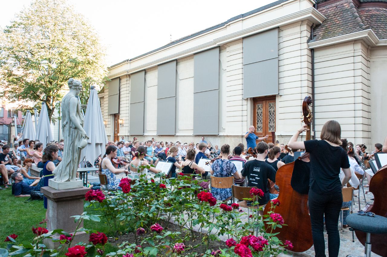 Sommerkonzert im Hof der Musik-akademie Basel